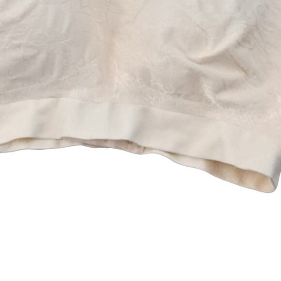 NWT Bali Comfort Revolution ComfortFlex Fit Seamless Wireless Beige Bra Small - Picture 11 of 12